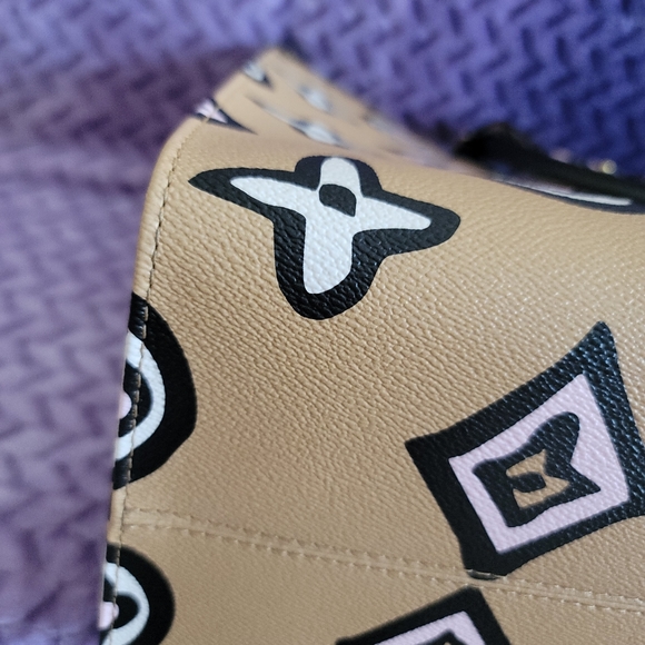 Louis Vuitton Onthego GM Wild at Heart Arizona Large Bag Giant Flower Monogram - Picture 9 of 17